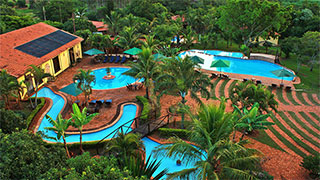 Recanto Alvorada Eco Resort, eleito o melhor da região com lazer, acomodações e atividades para toda a família.